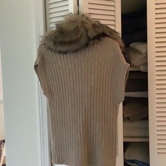 Ralph Lauren petite fur vest - Picture 4 of 4